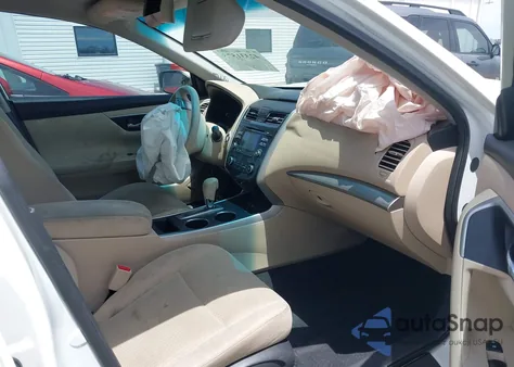 2015 Nissan Altima 2.5 S из США, поврежденный, VIN 1N4AL3AP8FC199076